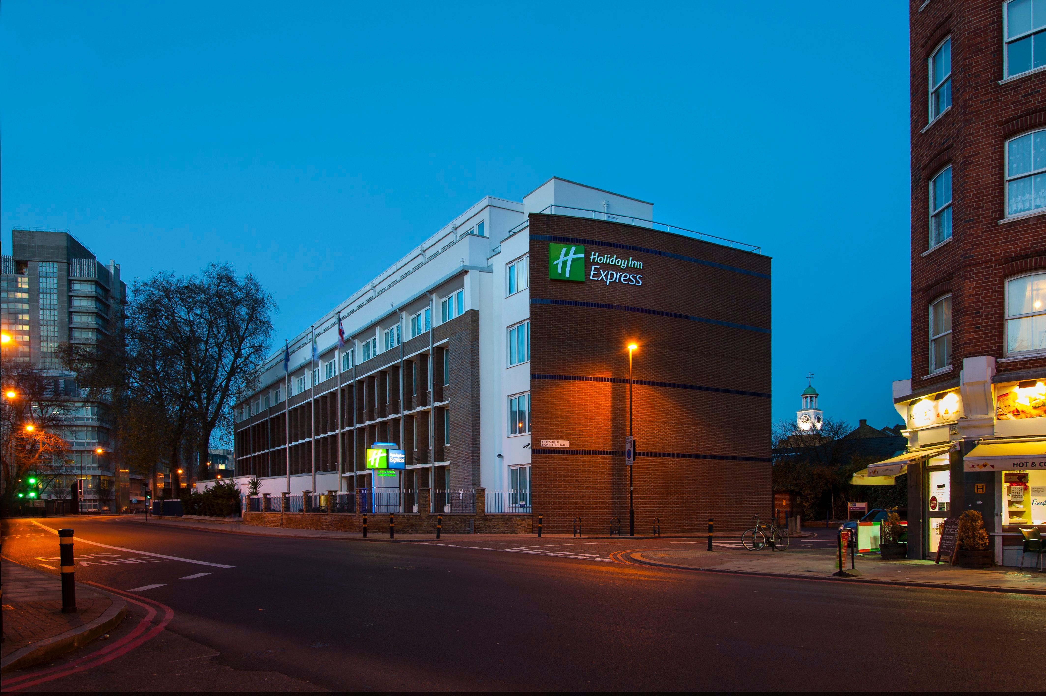 Holiday Inn Express London - Vauxhall Nine Elms Exterior foto