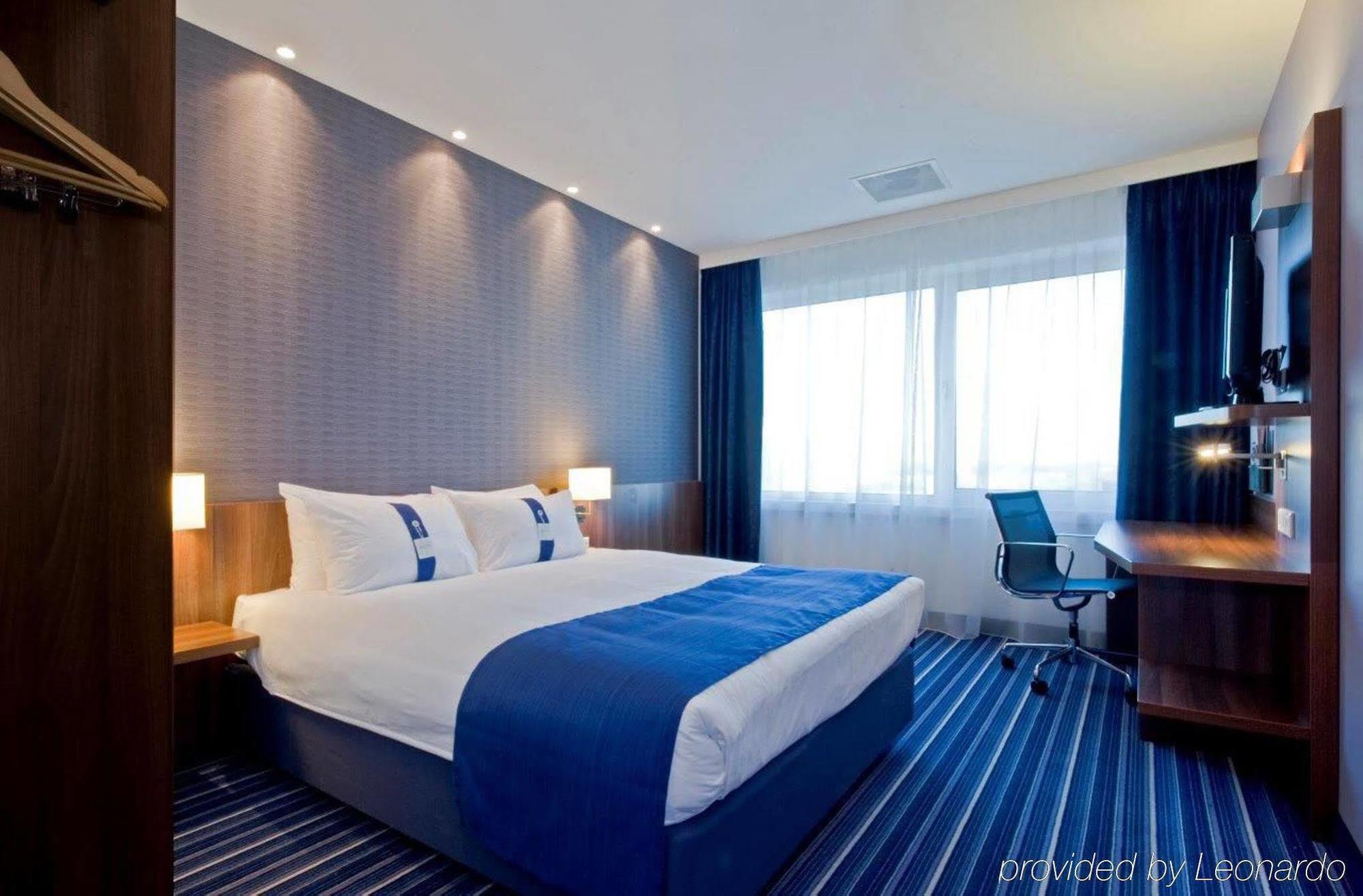 Holiday Inn Express London - Vauxhall Nine Elms Exterior foto