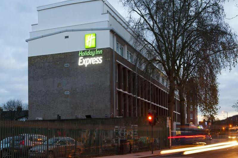 Holiday Inn Express London - Vauxhall Nine Elms Exterior foto
