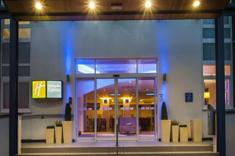 Holiday Inn Express London - Vauxhall Nine Elms Exterior foto