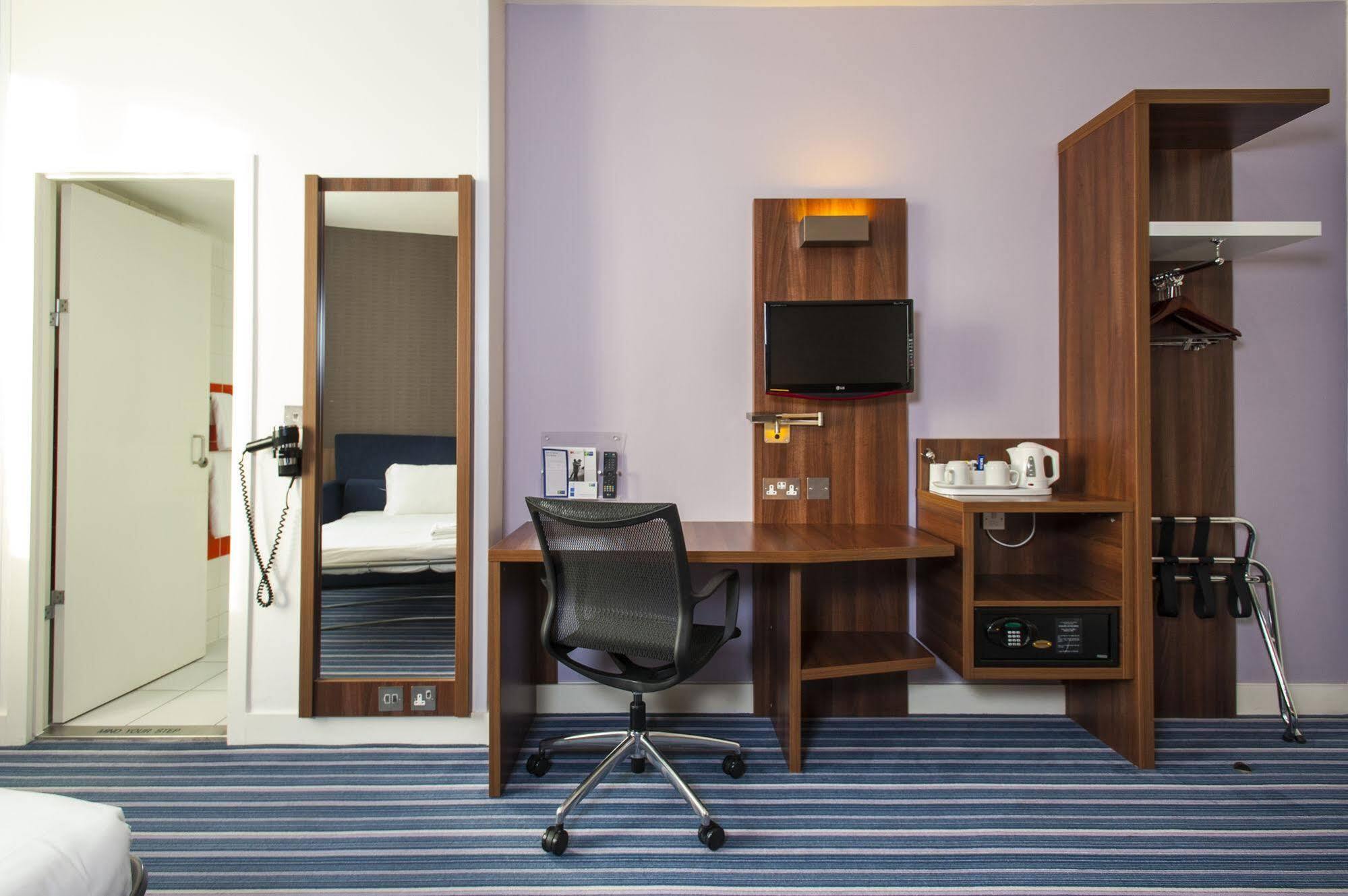 Holiday Inn Express London - Vauxhall Nine Elms Exterior foto